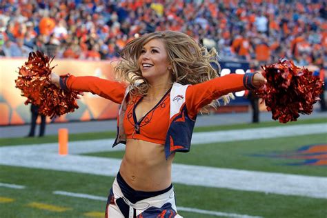 Denver Broncos Cheerleaders Photos from Week 14 – Ultimate Cheerleaders