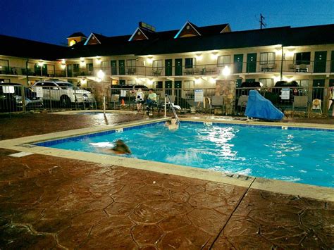 MOUNTAIN BREEZE MOTEL - Updated 2021 Prices & Hotel Reviews (Pigeon Forge, TN) - Tripadvisor