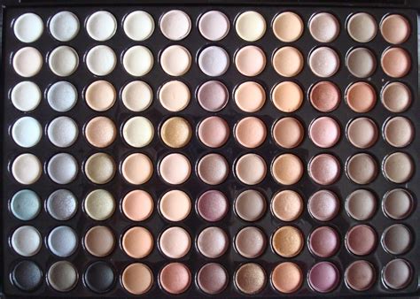 ALL OF MAKEUP: 88 warm palette MAC from Dubai