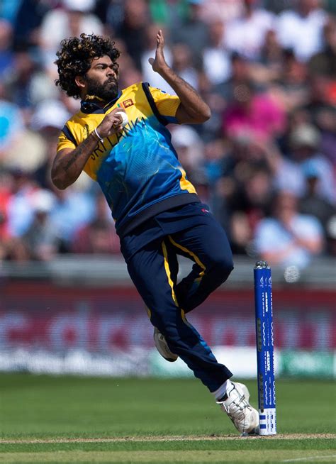 Lasith Malinga Bowling