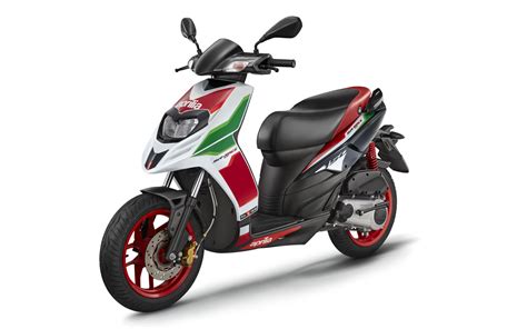 Aprilia SR 150 Race available colours