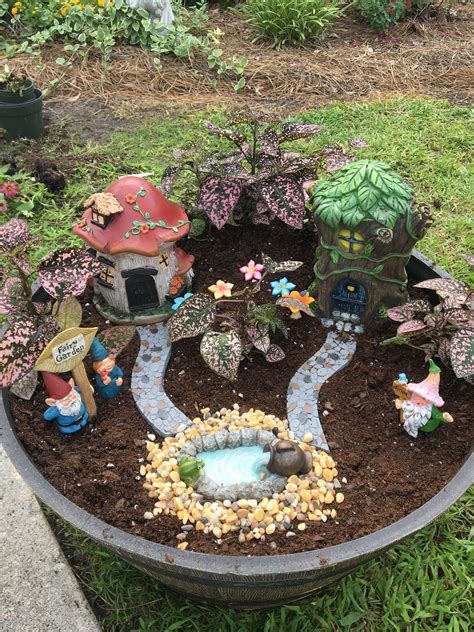 Gnome garden planter | Fairy garden pots, Fairy garden designs, Indoor ...