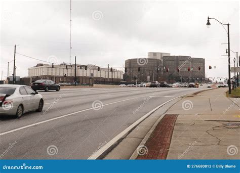 Traffic on Memorial Drive DeKalb County Jail Editorial Stock Photo ...