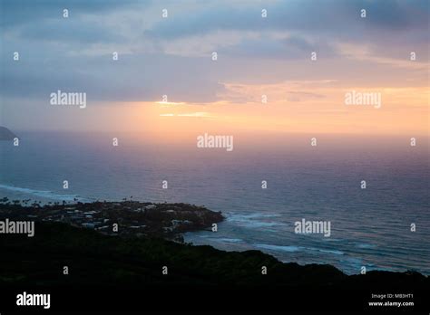 Diamond Head Sunrise at Dawn Stock Photo - Alamy