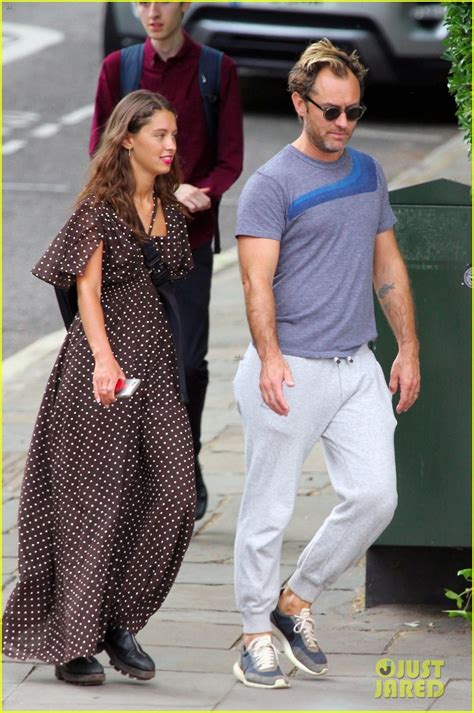 Jude Law Hangs Out with Daughter Iris in London: Photo 4322018 | Iris ...