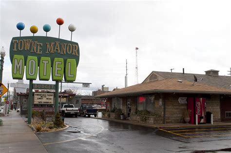 The Towne Manor Motel in #Canton, #Ohio. Awesome #vintage #sign! | Ohio history, Historic hotels ...