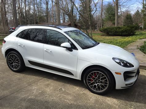 2015 Porsche Macan Turbo 1/4 mile Drag Racing timeslip specs 0-60 - DragTimes.com