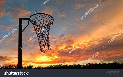 Netball Silhouette: Over 69 Royalty-Free Licensable Stock Photos ...