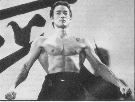 How Bruce Lee Grew His Wings: 11 Bruce Lee Lats & Back Workout | Bruce ...