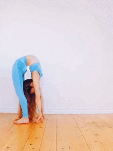 Anna Mcnulty Backbend GIF - Anna Mcnulty Backbend Contortion - Discover ...