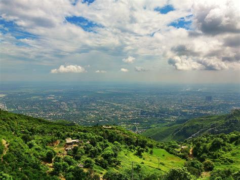 Islamabad Cityscape from the Margalla Hills [OC] [2048x1536] : ExplorePakistan