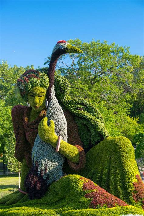 Des sculptures végétales monumentales installées dans les jardins de Montreal | Montreal ...