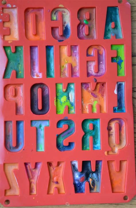 How To Make Melted Crayon Letters-Easy DIY Tutorial - The DIY Nuts