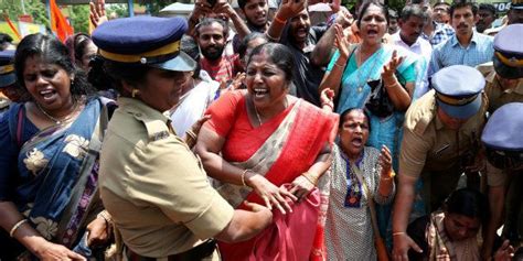 Sabarimala Temple Violence: Angry Protesters Attack 3 Women Journalists | HuffPost India