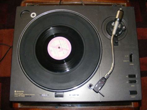 sanyo turntable ( used )