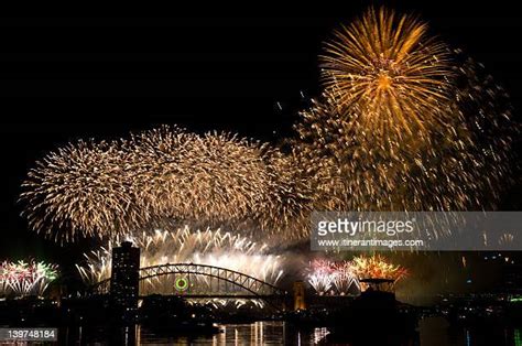 1,814 Fireworks On Sydney Harbour Bridge Stock Photos, High-Res ...