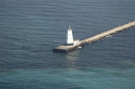 Ludington Pier Head Lighthouse in Ludington, MI, United States - lighthouse Reviews - Phone ...