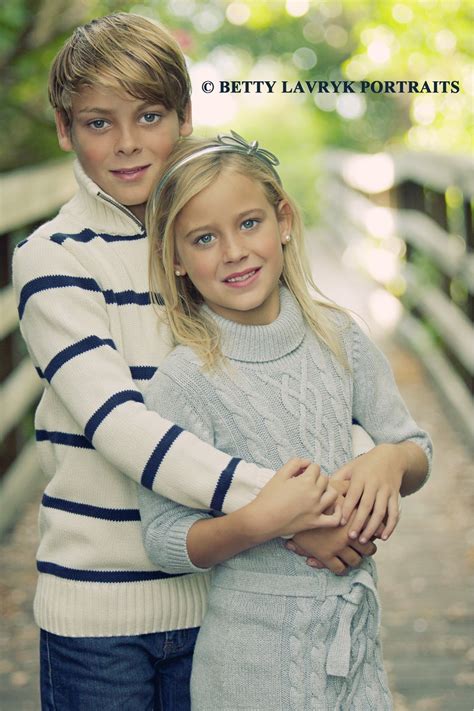 10 Trendy Brother And Sister Photo Ideas 2024