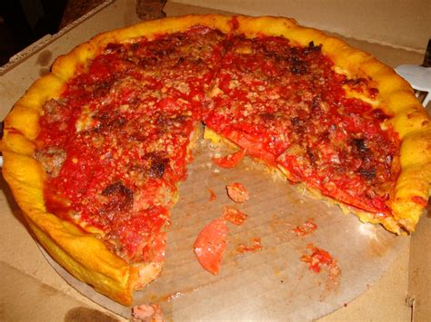 Semone's Travel and Tips: Gino's East Pizza Chicago