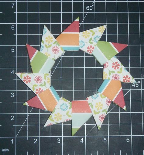 Little Bay Industries: more origami wreaths