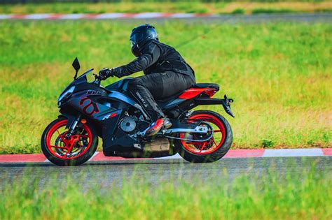 Aprilia RS 457 First Ride Review: Does the baby RS tug the right ...