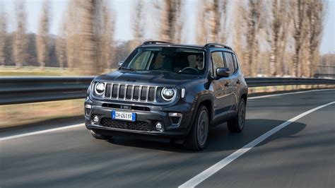 Jeep Renegade Review 2024 | Top Gear