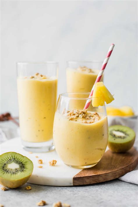 Tropical Smoothie Sunny Day Recipe | Bryont Blog