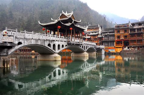 Phoenix Ancient Town, Hunan, China: - World Travel