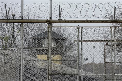 A private prison health care company accused of substandard care is ...