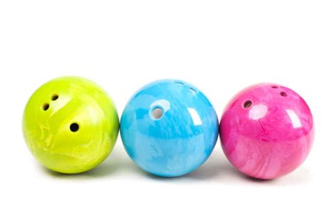 Bowling Ball Sizes/Weights (How to Choose Bowling Ball Size)