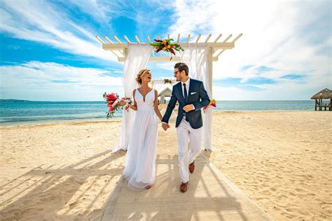 14 Destination Wedding Tips From Wedding Planners | Sandals