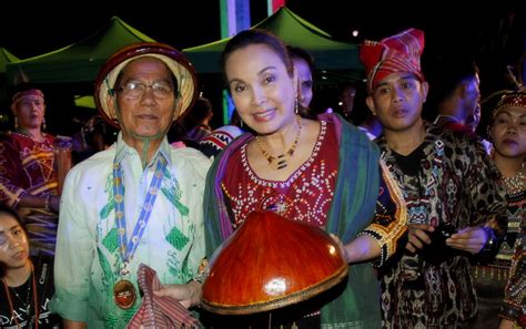 Legarda Hails Teofilo Garcia, GAMABA Tabungaw-Maker - Loren Legarda