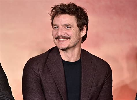 'The Mandalorian': Don't Expect to See Pedro Pascal's Face In the New ...