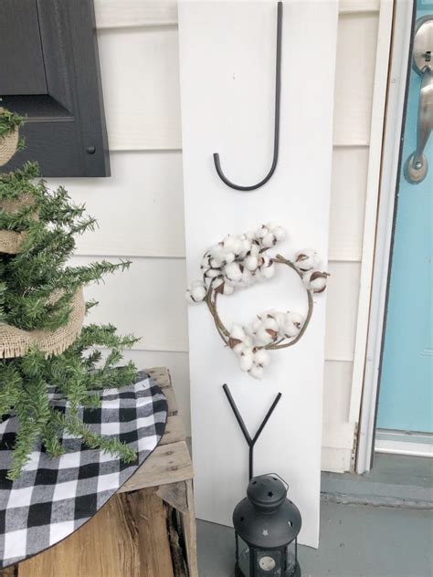 DIY Christmas JOY Sign | Renovating Mapleson Manor