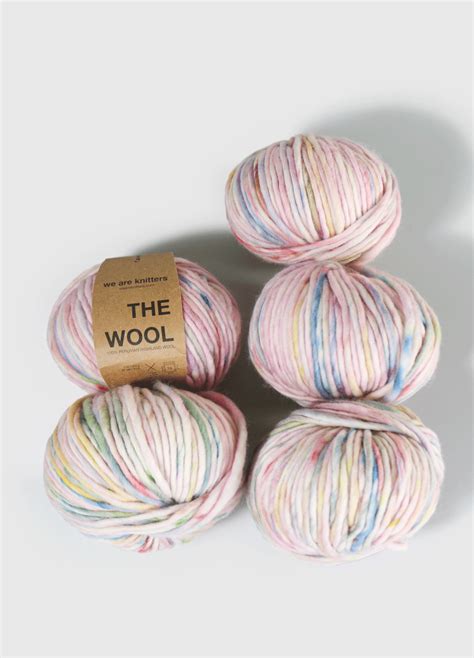 100% wool yarn ball