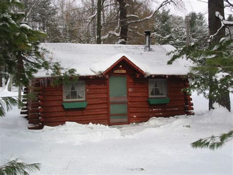 Top 12 Romantic Cabins in Michigan with Hot Tubs - Cabin Trippers