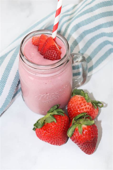 Healthy Strawberry Smoothie - Confessions of Parenting- Fun Games, Jokes, and More