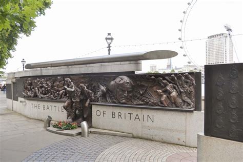 Battle of Britain Memorial - London - TracesOfWar.com