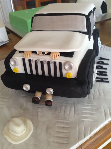 Jeep Cake | Jeep cake, Different cakes, Themed cakes