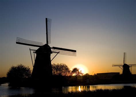 Sunset over Kinderdijk | Photos of the windmills (molen) at … | Flickr