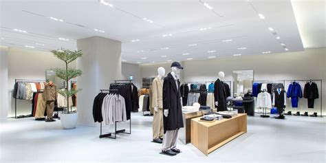 ZARA台北101概念店重新開幕！兩層樓500坪藝廊空間、美妝系列專區、電子試衣間… 4大必逛亮點一次看 | Vogue Taiwan