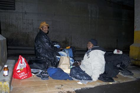 Homeless Chicago couple chooses streets over shelters - Medill Reports ...