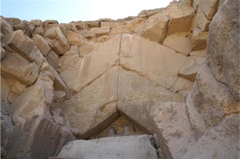 Hidden Corridor Found in Egypt’s Great Pyramid of Giza - GreekReporter.com