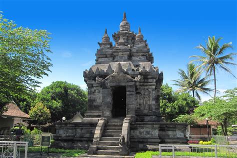 Pawon Temple - Yogyakarta Places of Interest | Central Java