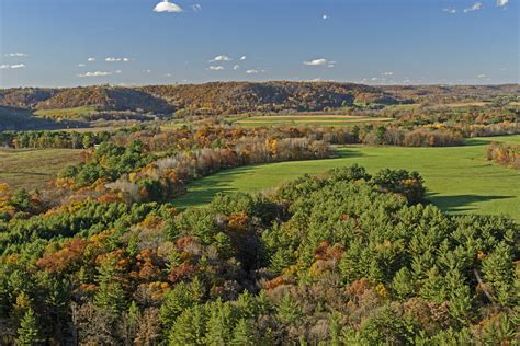 6 BEAUTIFUL Places for Fall Colors by Spring Green Wisconsin