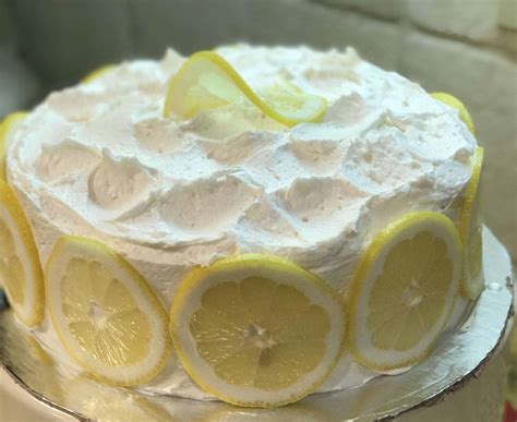 Lemon Chiffon Layer Cake with Lemon Buttercream Frosting | i am baker