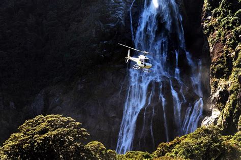 Waterfalls in Fiordland New Zealand – Viaggiatore.net