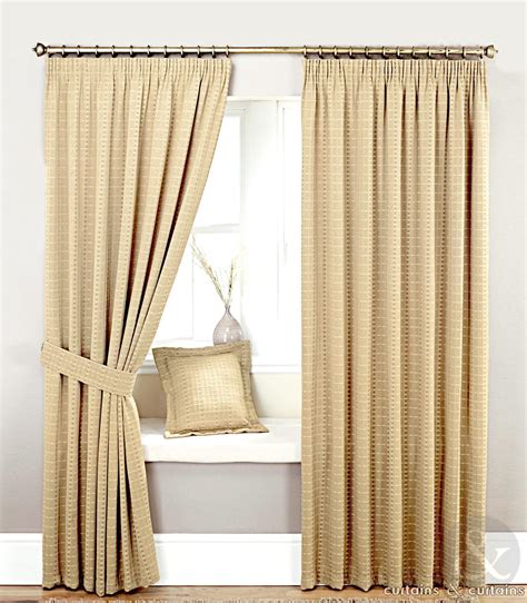 Draped curtains : Furniture Ideas | DeltaAngelGroup