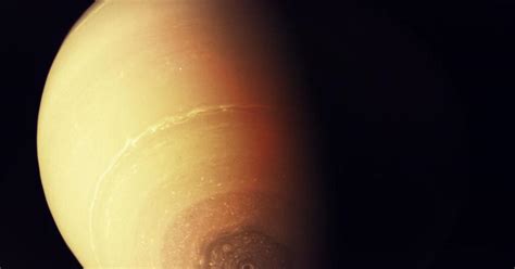 Cassini continues to "surprise and delight" on its final Saturn jaunt