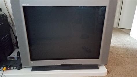 Just scored a 36" Sony Trinitron XBR for free. 220 pounds of absolute ...